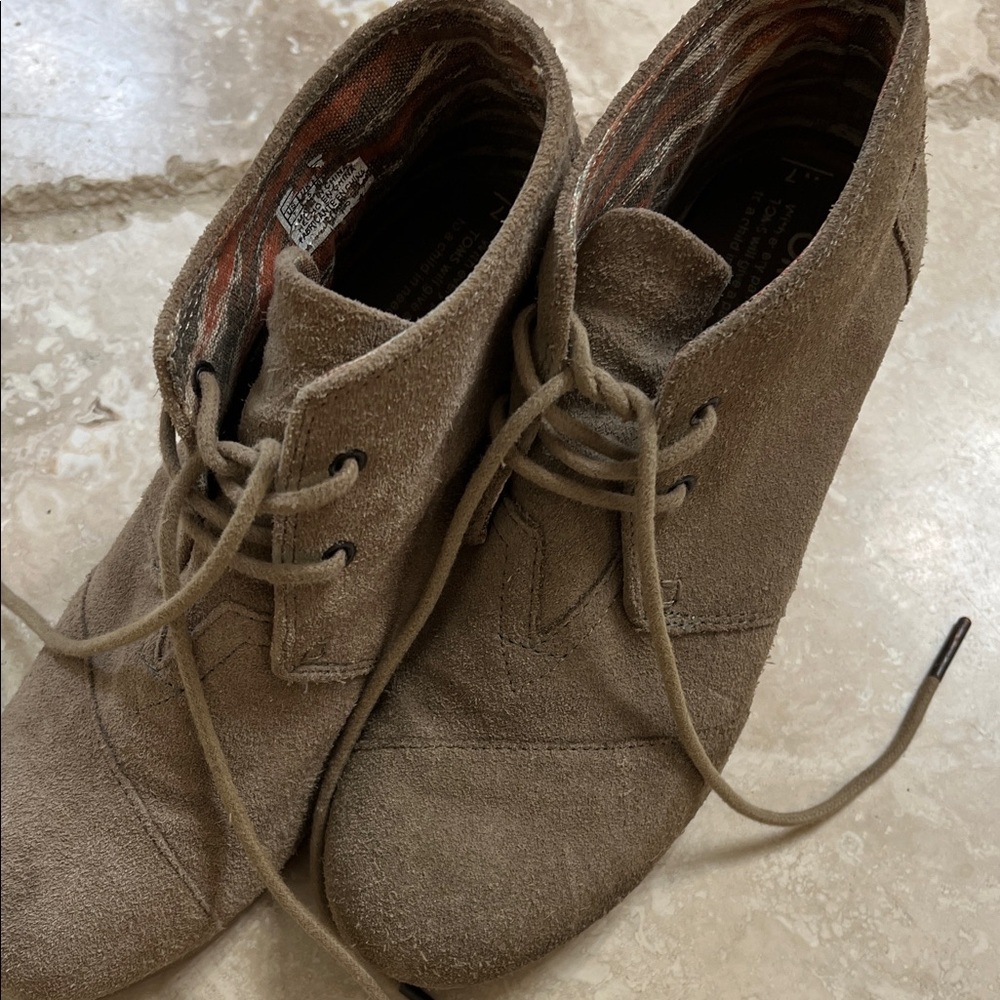 Women’s Toms Suede Lace-Up Shoes